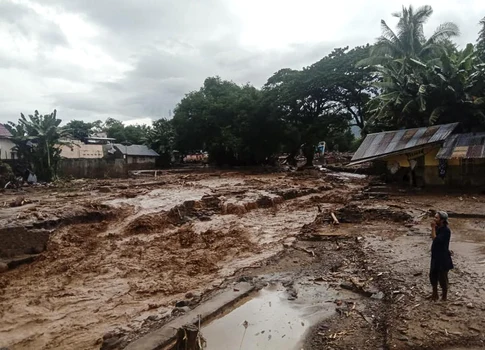 inundatii alunecari teren indonezia 4 aprilie 2021 foto epa efe