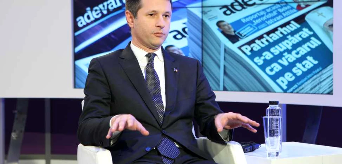 Victor Grigorescu, ministrul Energiei, vrea ca până în toamna următoare să fie rezolvată problema datoriilor din sectorul de termoficare, astfel încât să nu o mai luăm în fiecare iarnă de la capăt    FOTO Eduard Enea