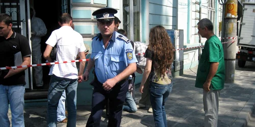 Poliţiştii brăileni au declanşat o amplă campanie pentru protejarea persoanelor. FOTO: NICOLETA BUTNARU