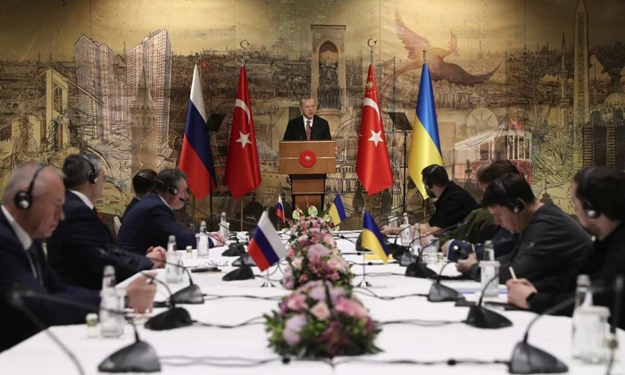 Negocieri la Istanbul: Rusia îşi va reduce radical activitatea militară în direcţia Kiev jpeg