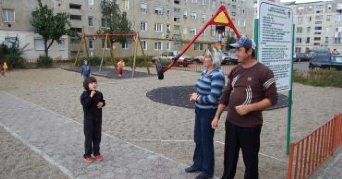 Satu Mare: Locuri de joacă pentru un copil din patru