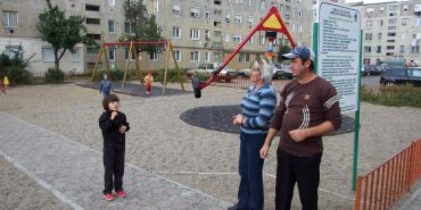 Satu Mare: Locuri de joacă pentru un copil din patru