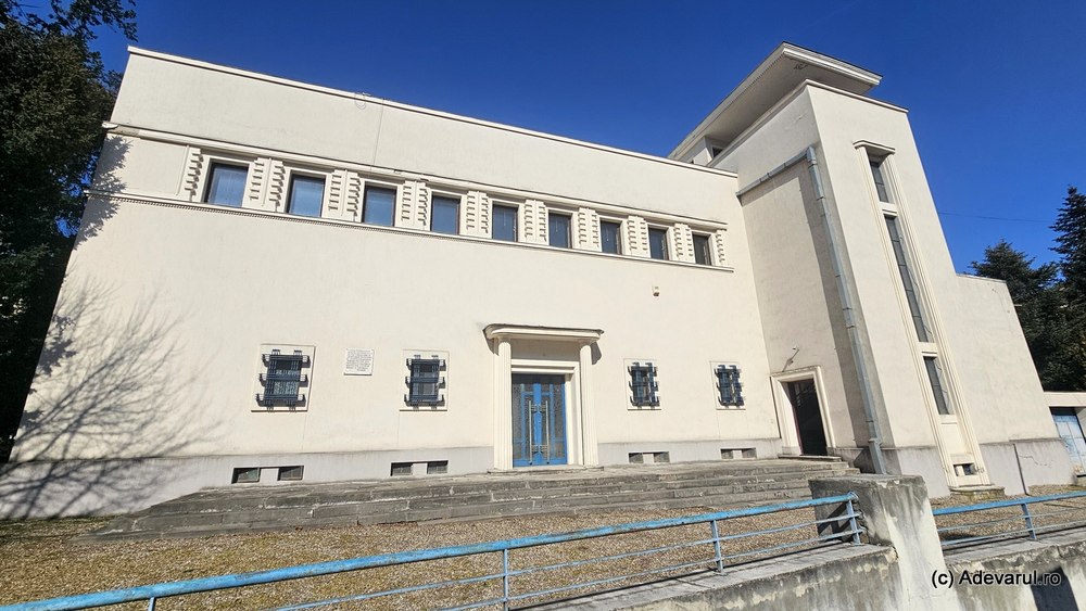 Cum glumea magnatul comunist Petru Groza, arătându-și palatul de lux românilor săraci. „Eram teatralist fără pereche”   