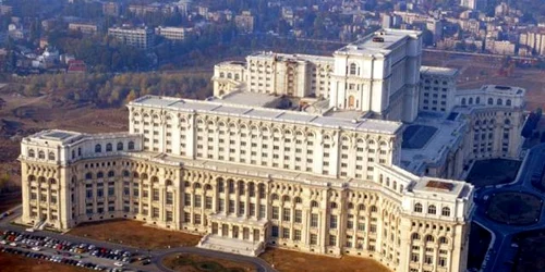 Parlamentarii de Dâmboviţa ne-au costat scump în vacanţă