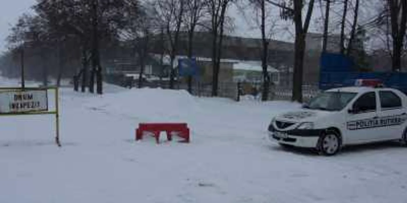 Multe drumuri judeţene sunt încă închise