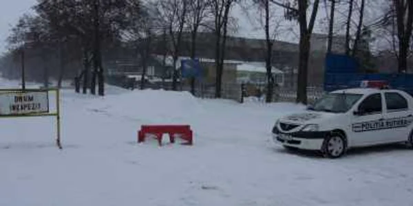 Multe drumuri judeţene sunt încă închise