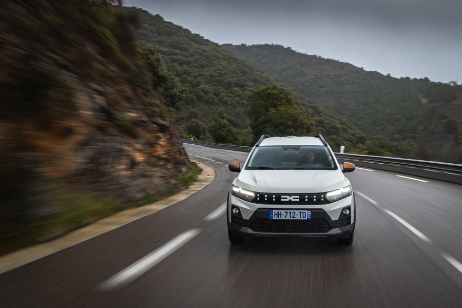 Dacia deschide comenzile pentru noul Jogger în România