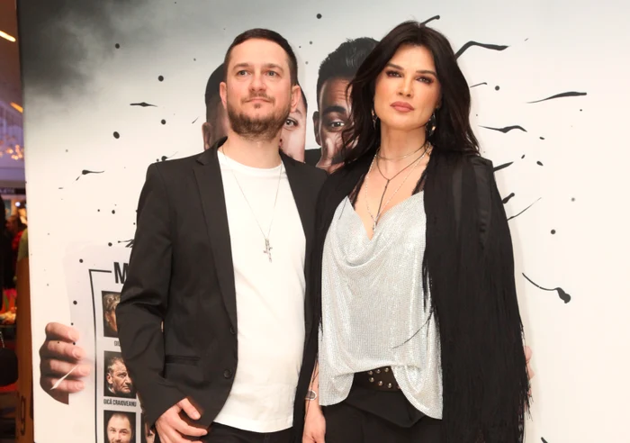 Monic Bârlădeanu, fratele ei cel mic și iubita acestuia, la premier filmului