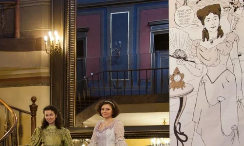 Explicaţia evenimentului bizar de la Muzeul Municipiului Bucureşti: Domnişoarele îmbracate în rochii de epocă au ieşit din noua expoziţie permanentă “Timpul Oraşului” jpeg