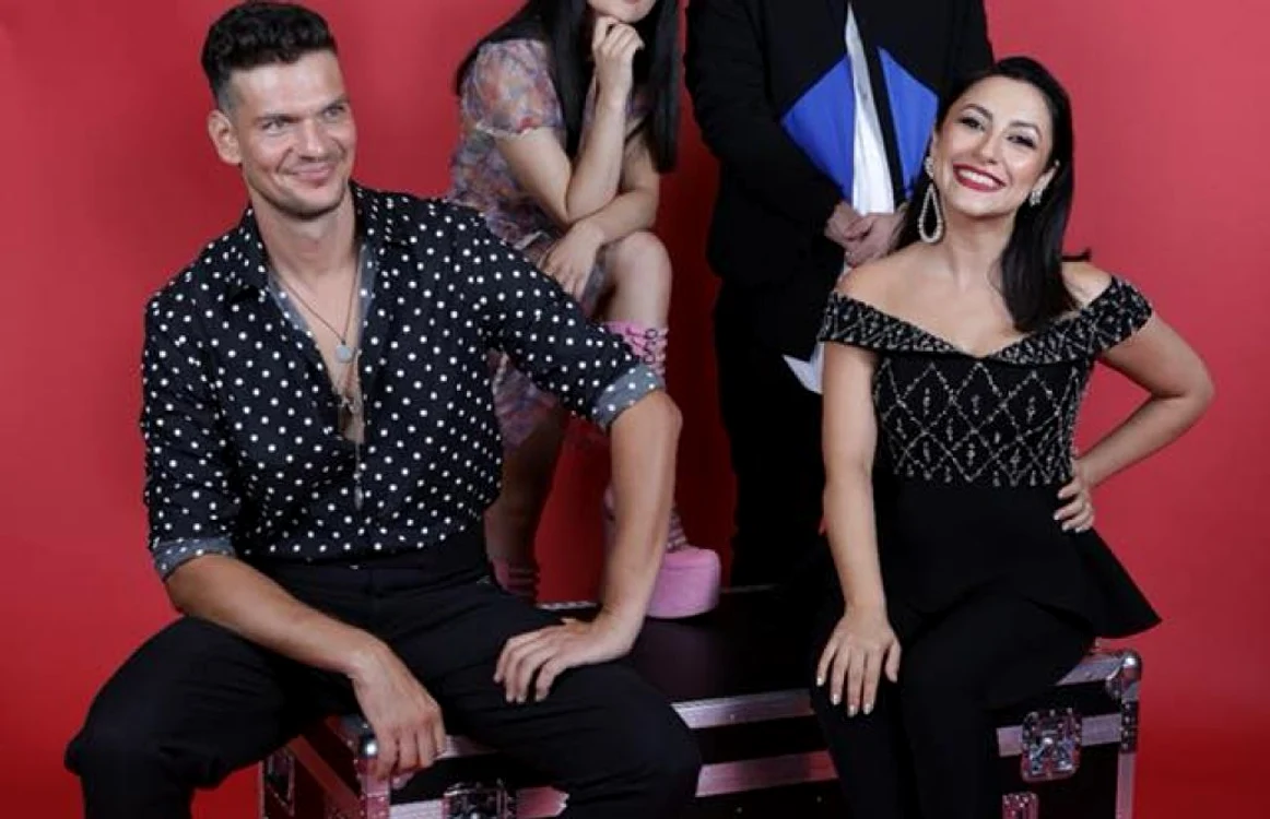 Cei patru membri ai juriului sezonului 8 al show-ului „Vocea României“ au dezvăluit amintiri de la vârsta de opt ani FOTO PRO TV