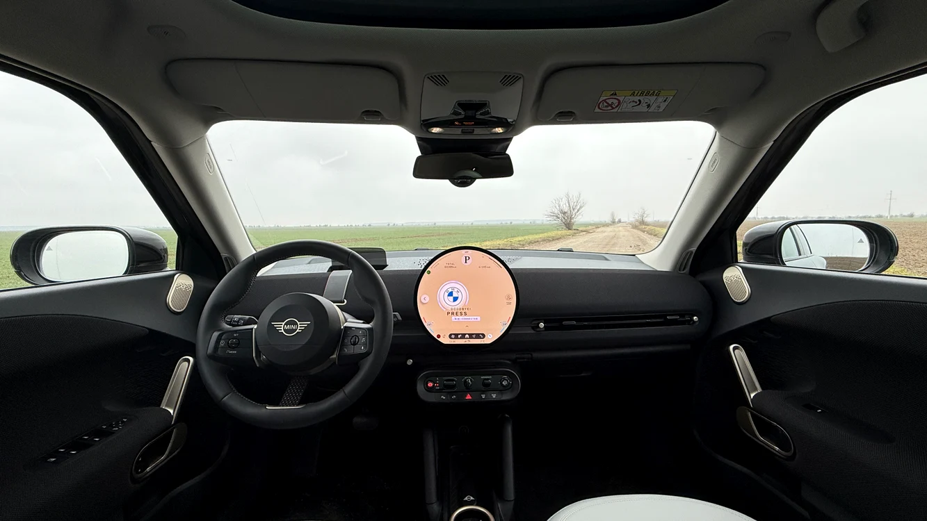Interior Foto – Adevărul Auto
