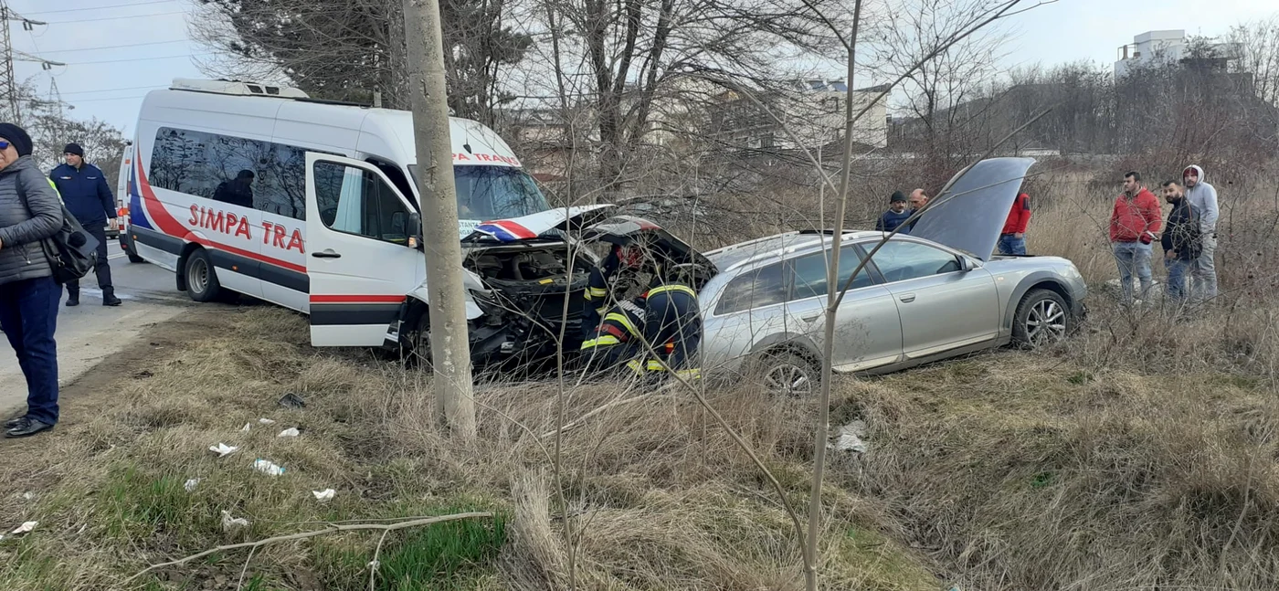 Trei persoane au ajuns la spital FOTO: ISU Dobrogea