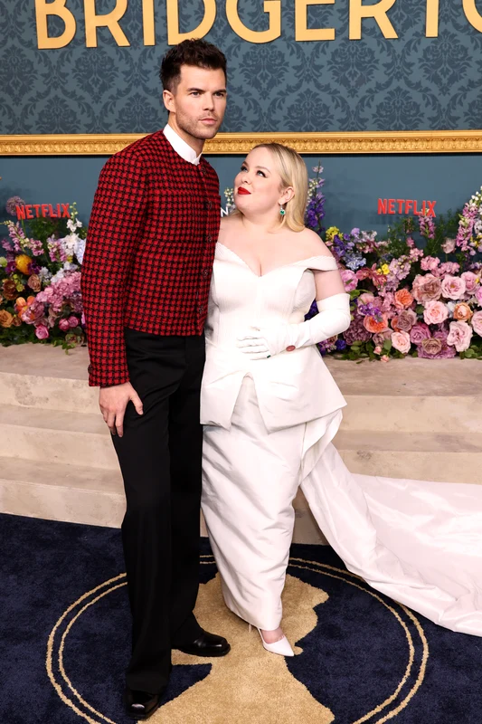 Nicola Coughlan și Luke Newton, GettyImages 