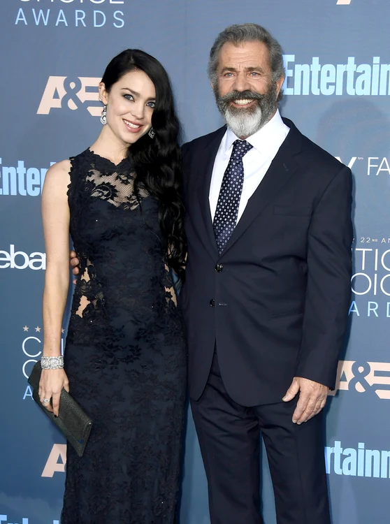 Mel Gibson trăieşete o poveste de dragoste cu Rosalind, de 28 de ani, la vârsta de 63 de ani jpeg