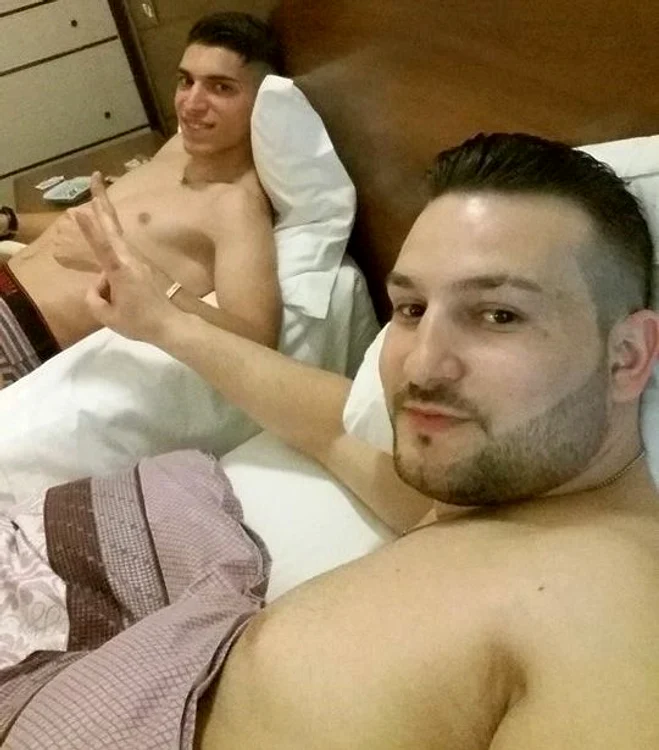 
    Nicu și Dan s-au distrat teribil înjurând italieni pe stradăfoto: Facebook  