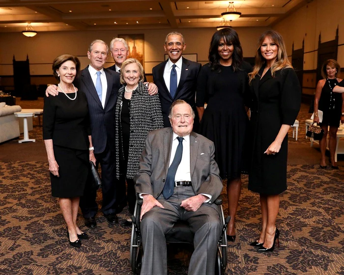 Portrait de famille des présidents americains après la messe des obsèques de Barbara Bush jpeg