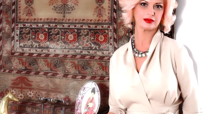 Actriţa Claudia Motea a lucrat cu Silviu Purcărete şi şi-ar dori să-l aibă partener pe ministrul diasporei