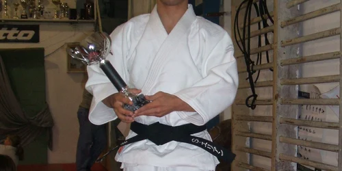 Iulian  Surlă este profesor la LPS Focşani 