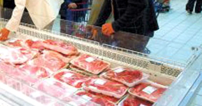 Constanţa: INCREDIBIL! Kaufland Constanţa comercializează carne expirată!