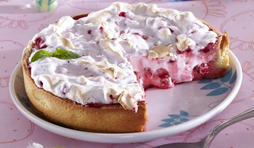 Redcurrant Cake with Meringue Cap jpeg