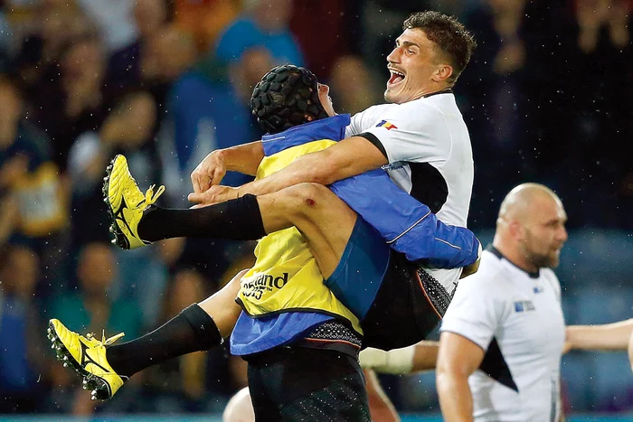 România a obţinut o victorie care a ţinut capul de afiş al Cupei Mondiale, după ce au revenit de la 0-15 în faţa CanadeiFoto: Guliver/GettyImages