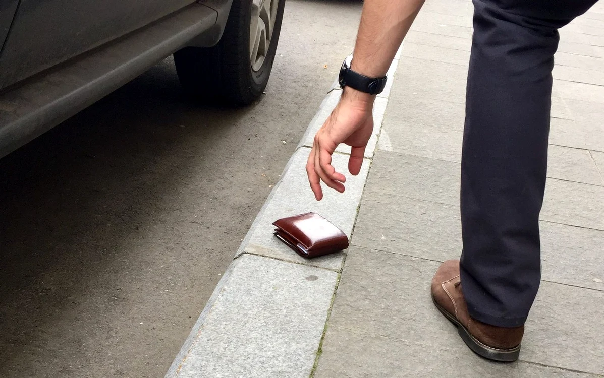 Nu intrați în panică dacă vă pierdeți portofelul FOTO: Arhivă