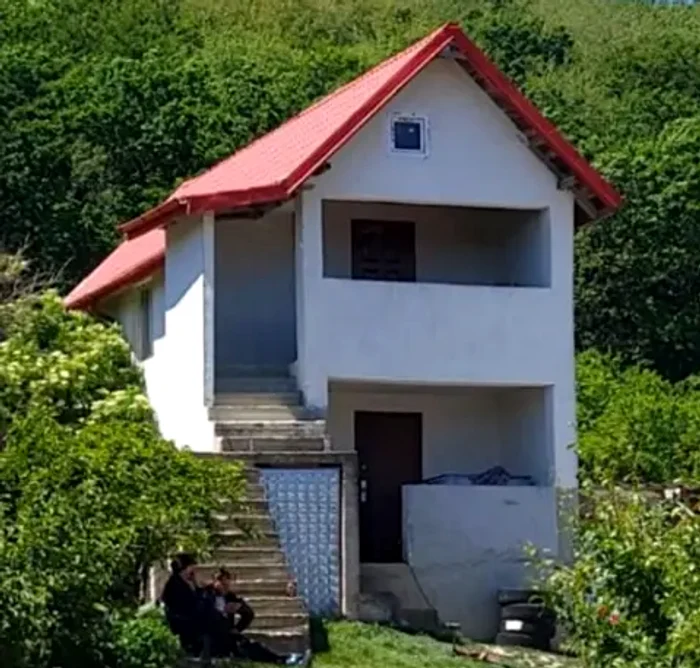 Casa în care a avut loc crima urmată de sinucidere FOTO IPJ Vaslui 