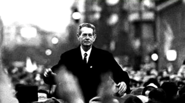 Din dragoste pentru Rege Mărturiile celor mai regalişti dintre români: „Ruşii trăgeau Majestate, eraţi ţintă vie!“ jpeg