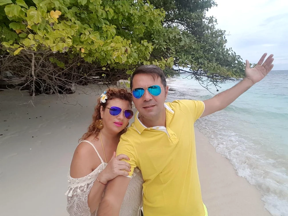 
    Mihaela Borcea şi iubitul Sorin Rap, într-un adevărat Paradisfoto: arhivă personală  
