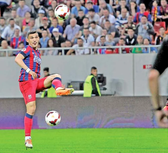
    Claudiu Keşeru  a marcat patru goluri în  acest debut de sezon Foto: Răzvan Păsărică  