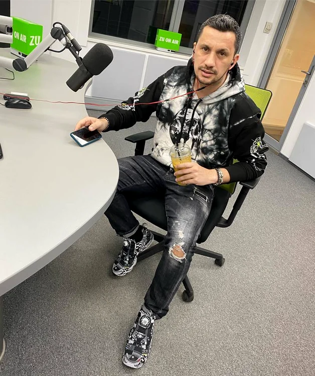 1 flick domnul rima antena stars radio zu 1 jpg jpeg