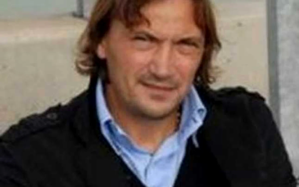 FOTBAL: "Nu mă interesează speculaţiile privind plecarea mea"