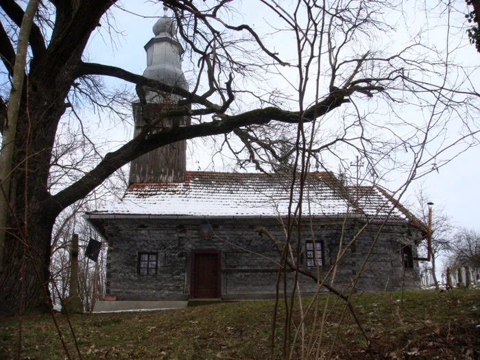 Biserica de lemn din Ioneşti