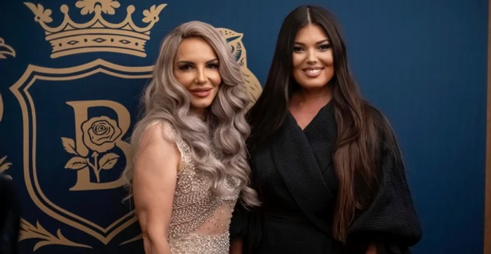 Paula Seling, alături de Nicoleta Scarlat ( Baroneasa de Brattleby) foto: Click!