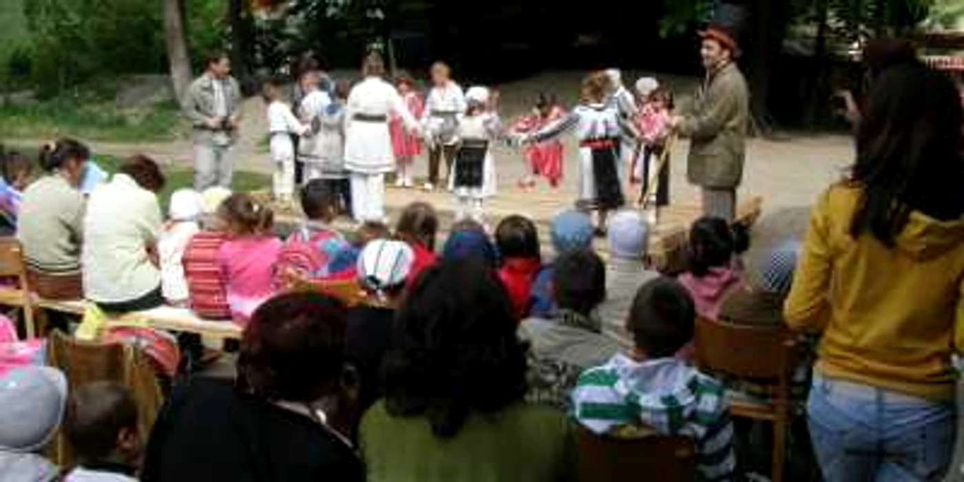 Copiii işi amintesc azi de marele patriot Nicolae Bălcescu