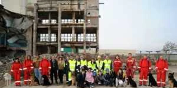 Echipele care au urcat pe podium (în roşu echipele de la Craiova care au luat aurul şi argintul)