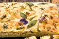 focaccia cu ierburi aromatice jpg