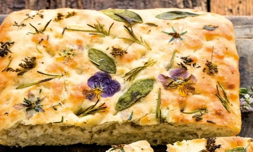 focaccia cu ierburi aromatice jpg