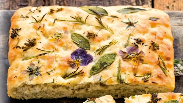 focaccia cu ierburi aromatice jpg