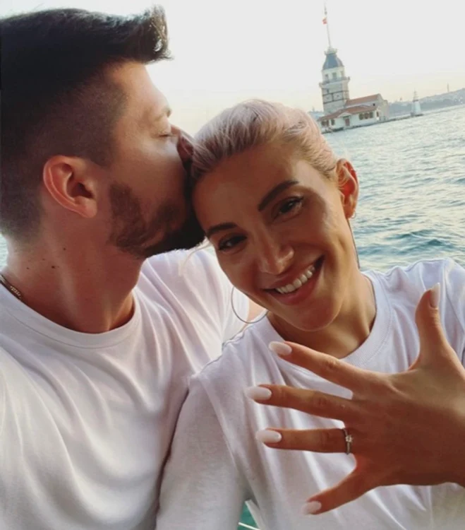 Nicoleta Nucă a primit inelul la Istanbul Sursa: Instagram