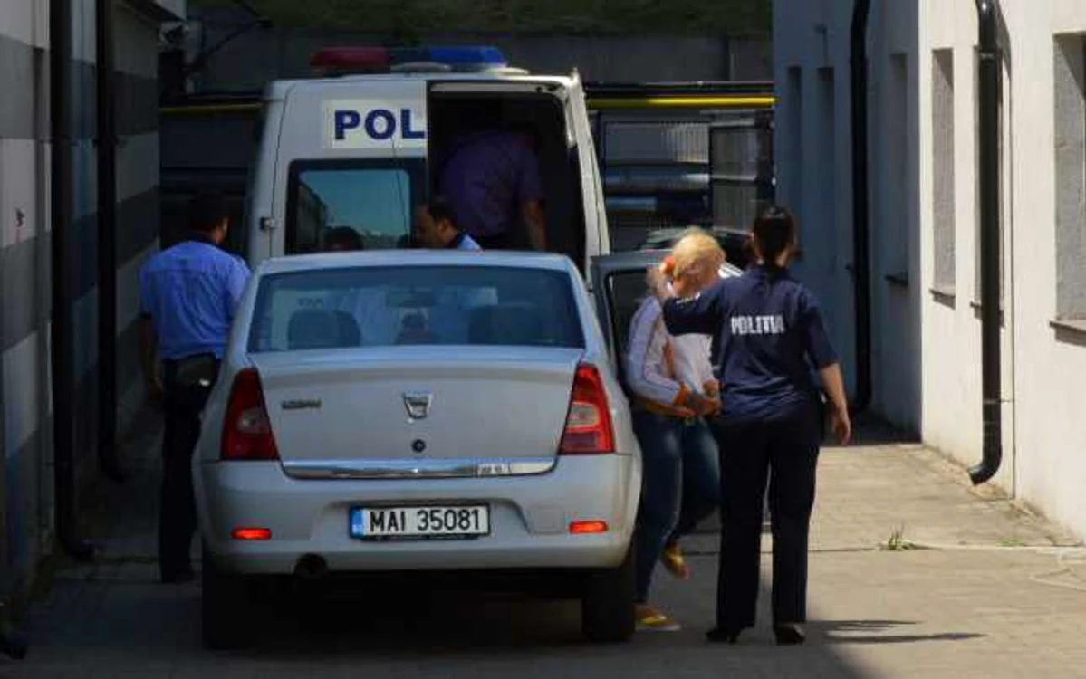 Moldoveanca a fost prezentată judecătorilor cu propunere de arestare