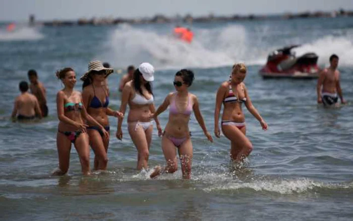 Baia în mare, refugiul de caniculă Foto arhivă