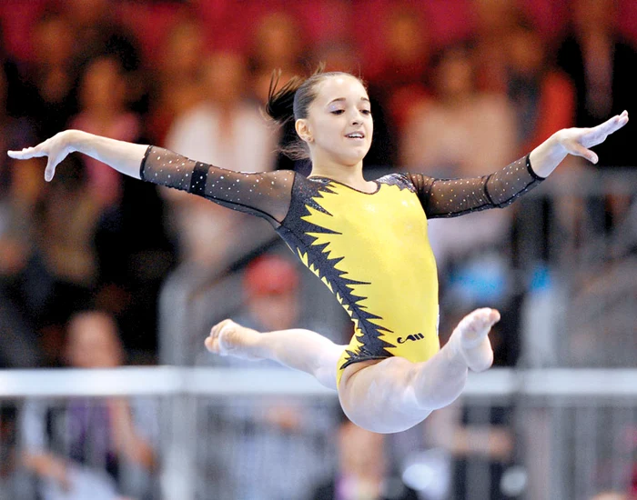 
    Larisa Iordache are doar 16 ani  