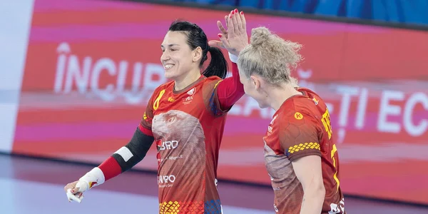 cristina neagu crina pintea mfax jpeg