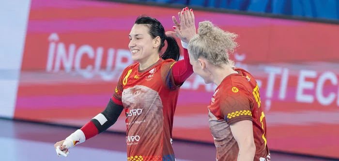 Cristina Neagu și Crina Pintea au spus adio naționalei României. Foto Mediafax