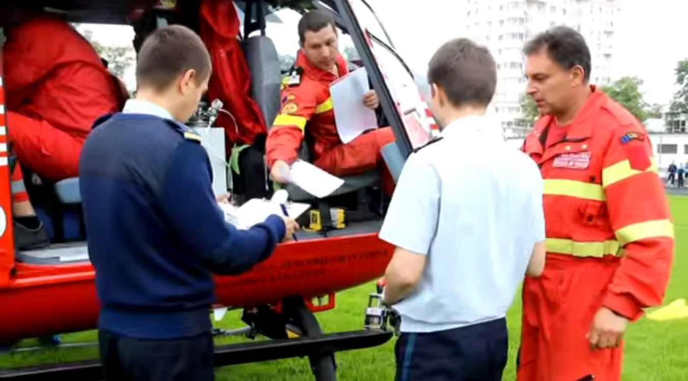Copilotul Voicu Șoican și pilotul Doru Gavril