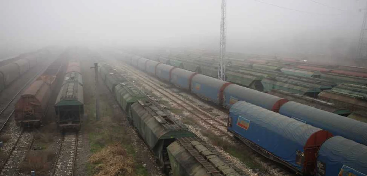 Tânărul a fost rănit în timp ce fura produse petroliere din vagoane