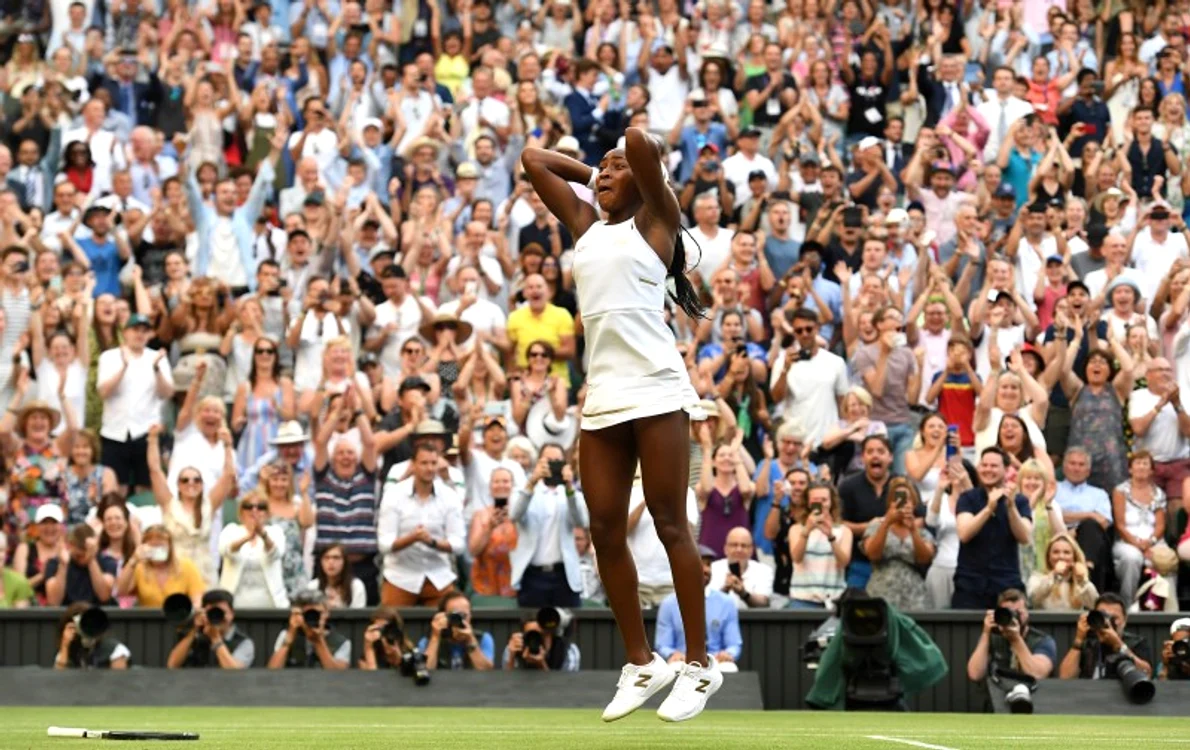 
    Cori Gauff exultă după ce a învins-o pe Polona Hercog la Wimbledon 2019Foto: EPA-EFE  