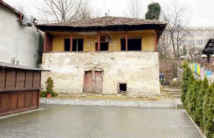 Casa în care a locuit Nicolae Coculescu este acum în paragină FOTO: Denis Grigorescu