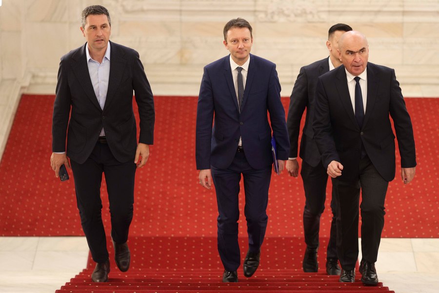 Schița Guvernului Mureșan. Cum își împart PNL, USR și UDMR portofoliile cheie SURSE